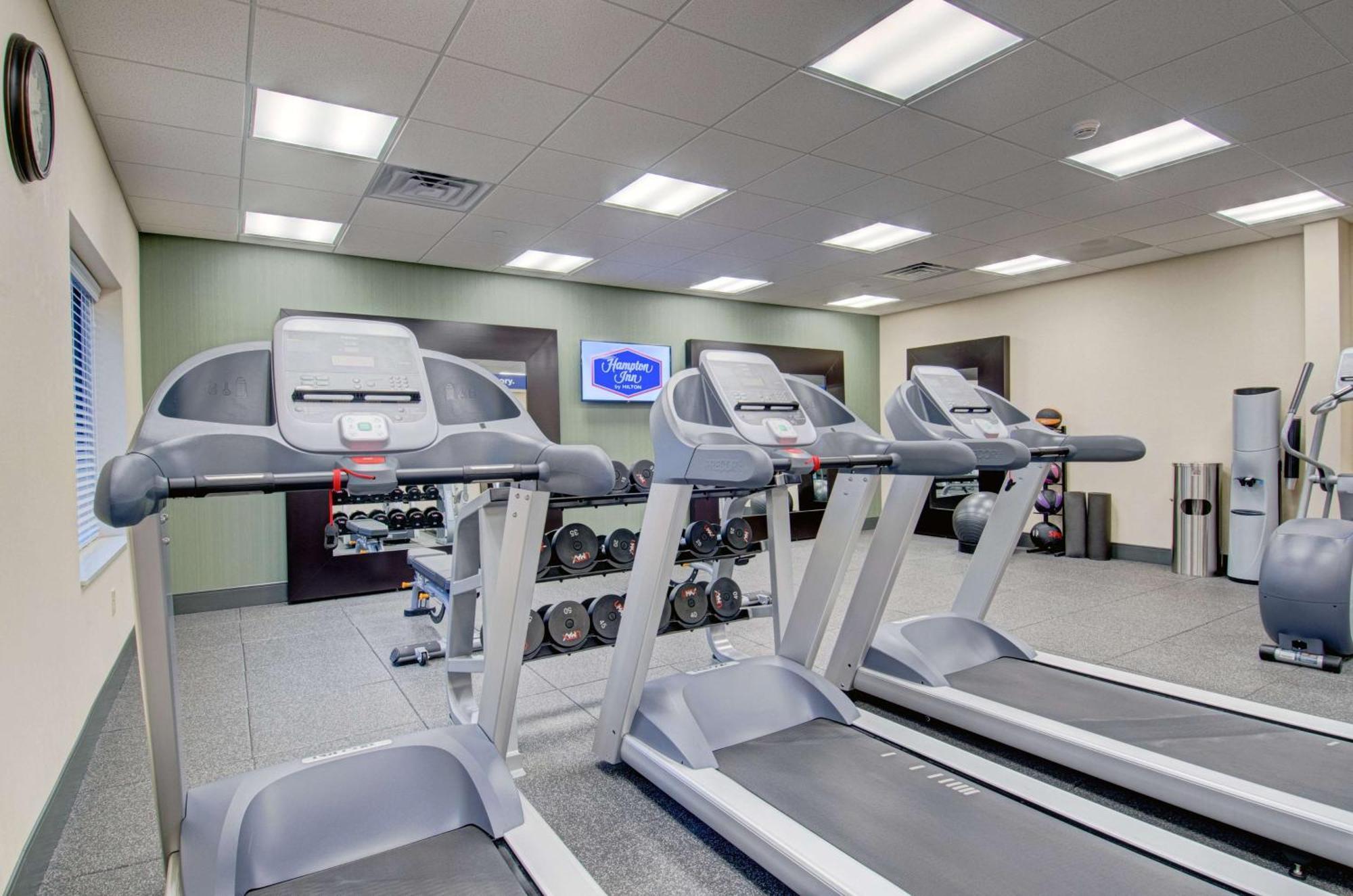 Hampton Inn Boston - Уестбъро Екстериор снимка
