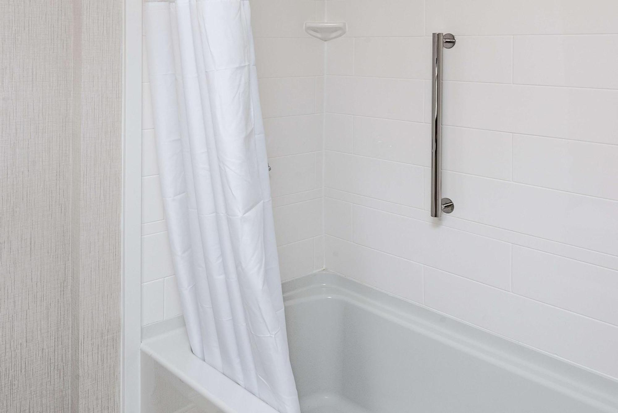 Hampton Inn Boston - Уестбъро Екстериор снимка