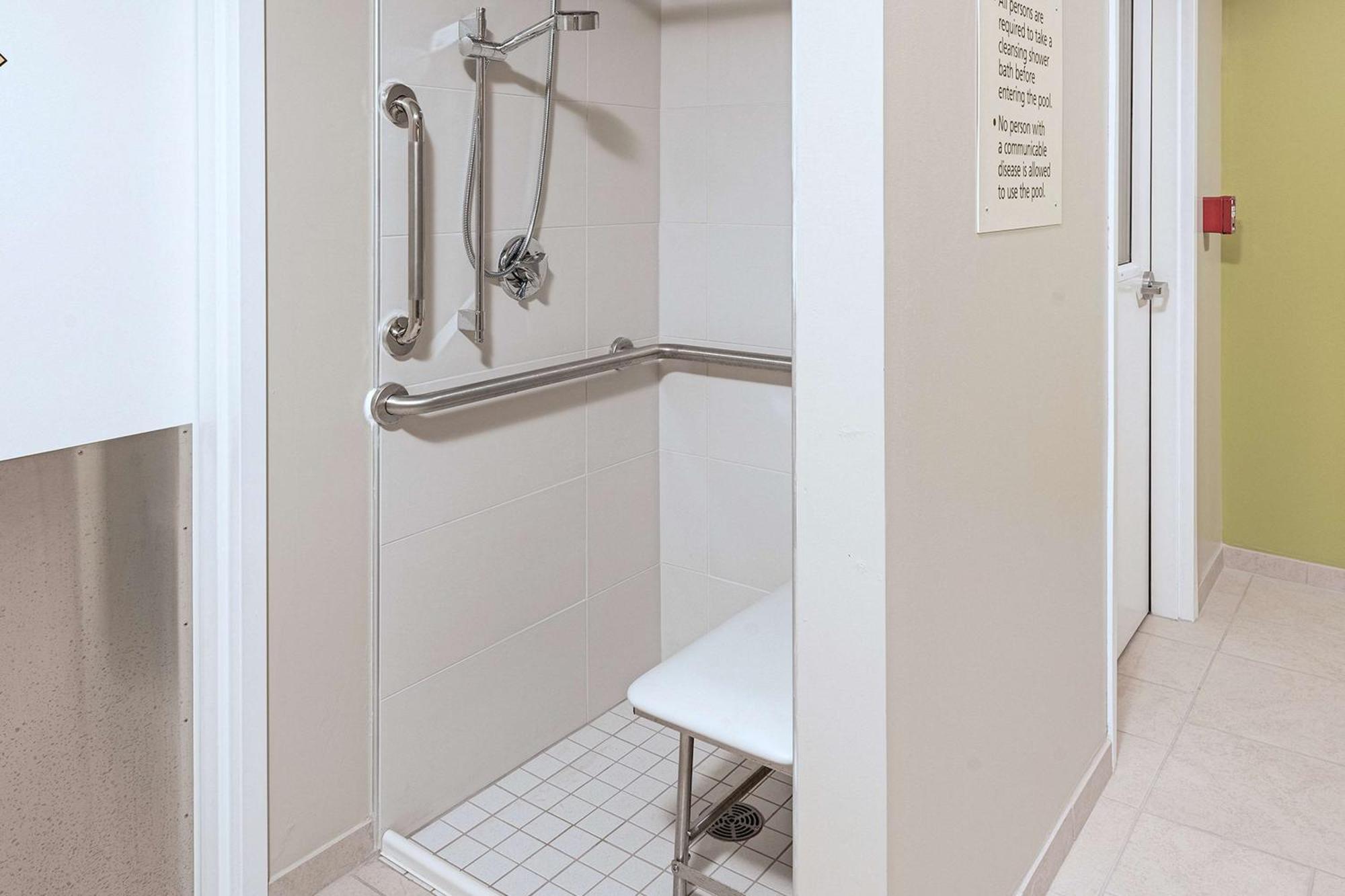 Hampton Inn Boston - Уестбъро Екстериор снимка
