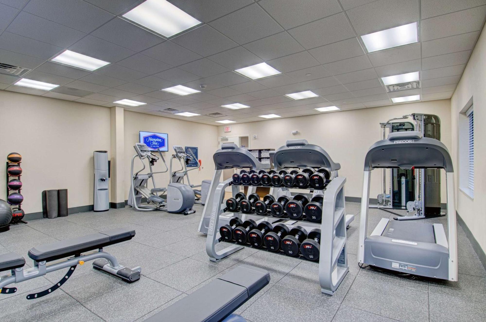 Hampton Inn Boston - Уестбъро Екстериор снимка