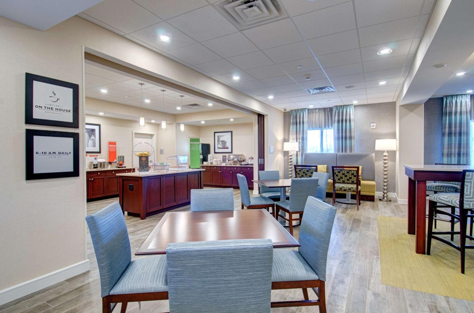 Hampton Inn Boston - Уестбъро Екстериор снимка